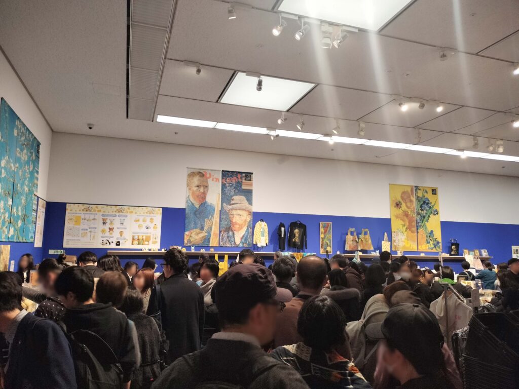 ゴッホ展「家族がつないだ画家の夢」展覧会限定グッズコーナー