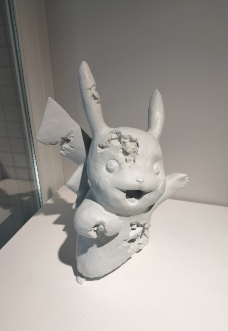 ダニエル・アーシャム《BLUE CRYSTALIZED PIKACHU》2020年|UESHIMA MUSEUM
