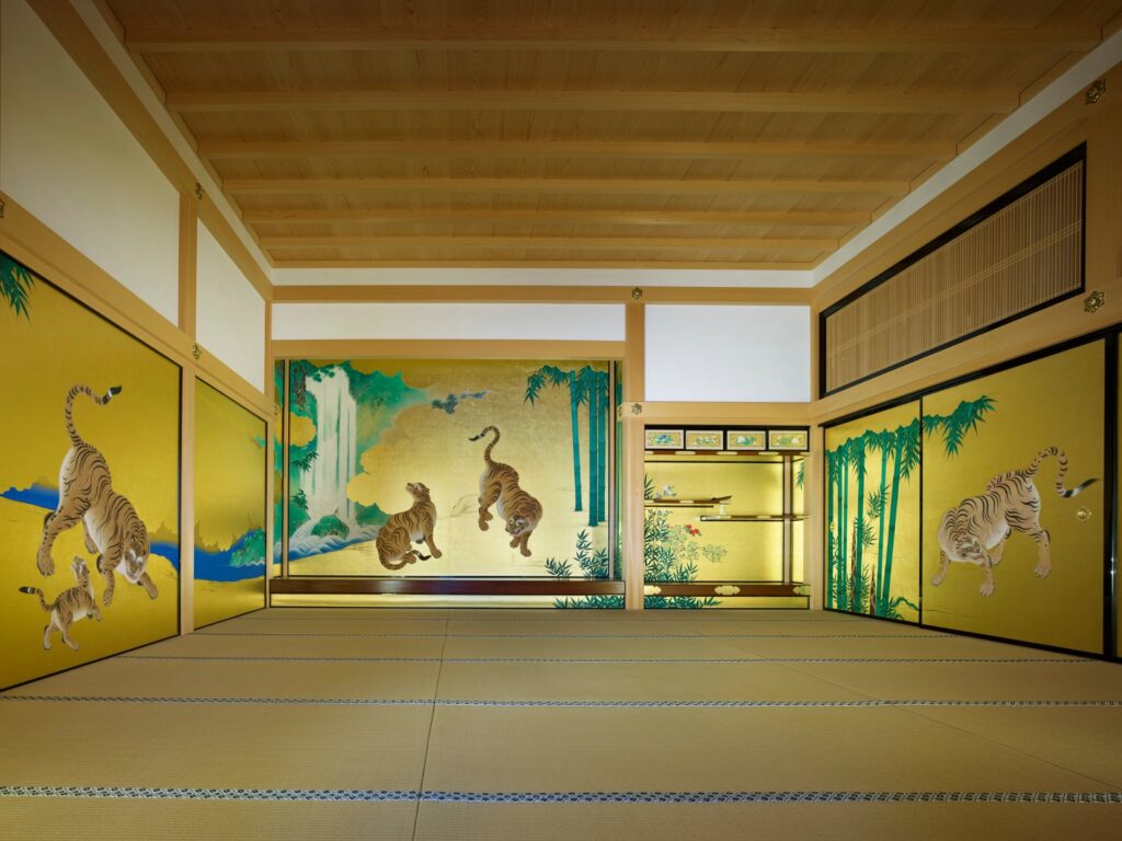 名古屋城本丸御殿 玄関一之間（竹林豹虎図の復元模写）